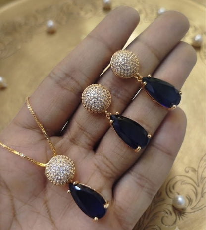 Fancy Stone Work Locket Set