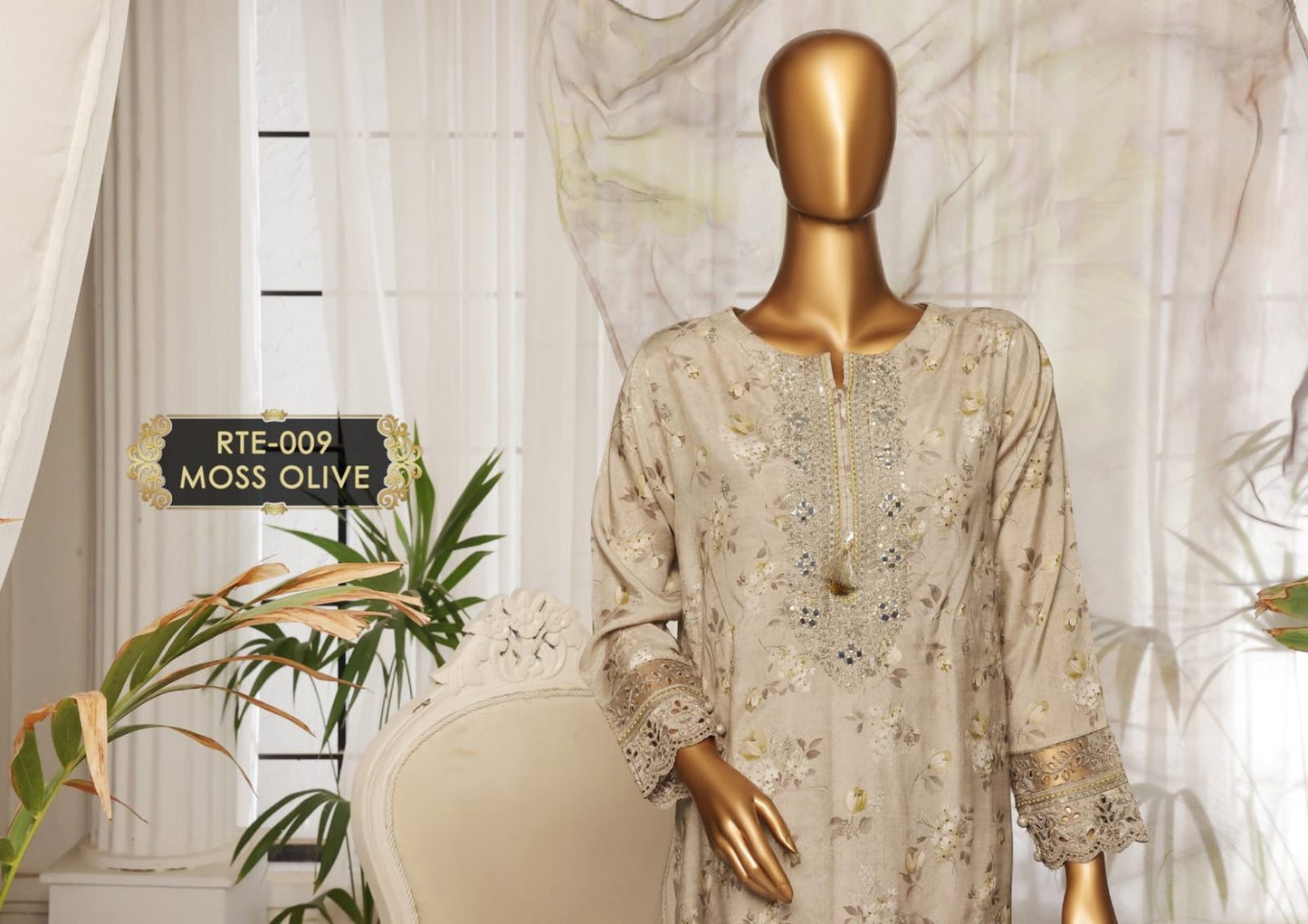 MAJESTIC Embroiderd Silk Festive Lawn