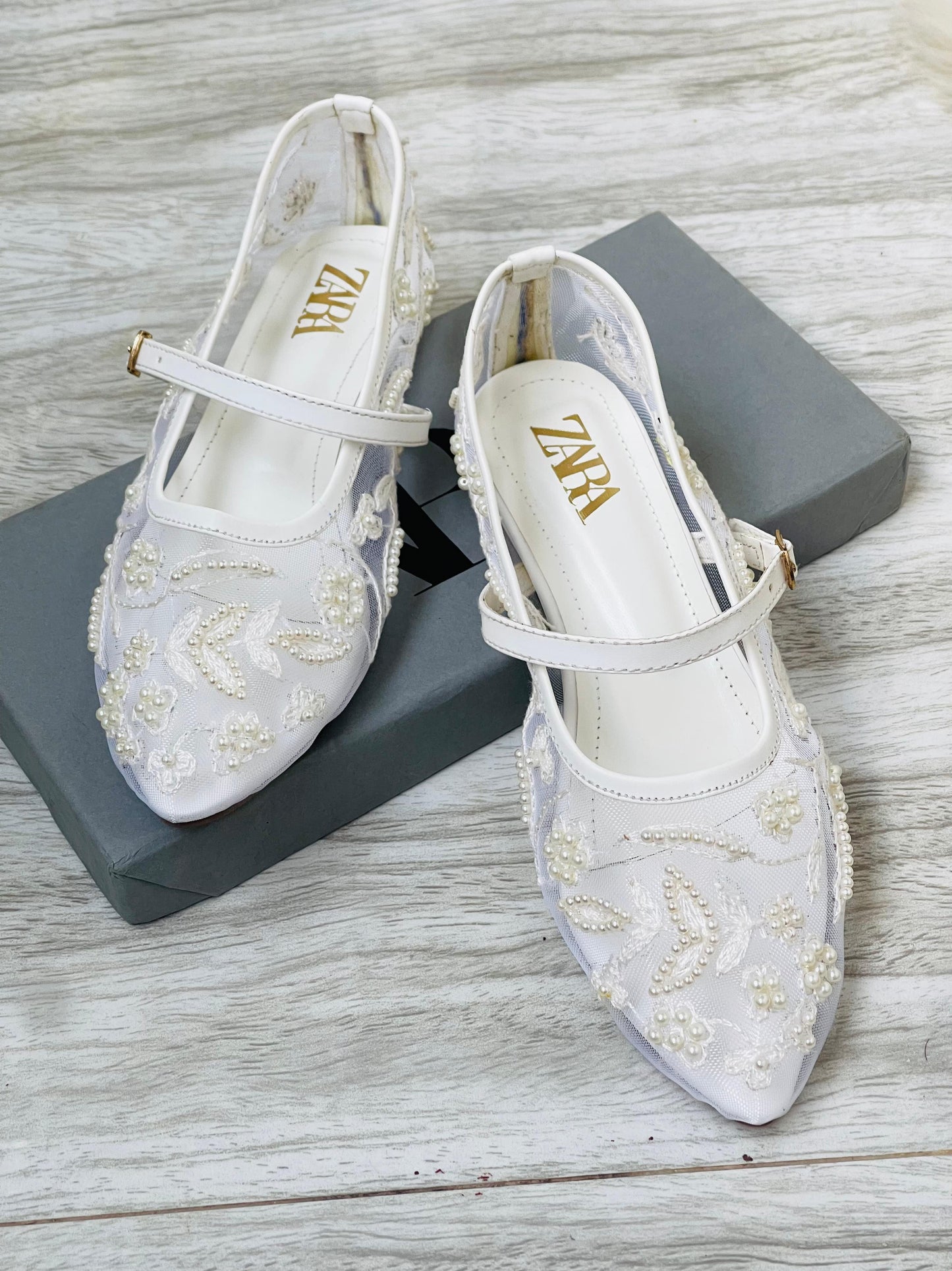 ZARA EMBROIDERED PUMPS