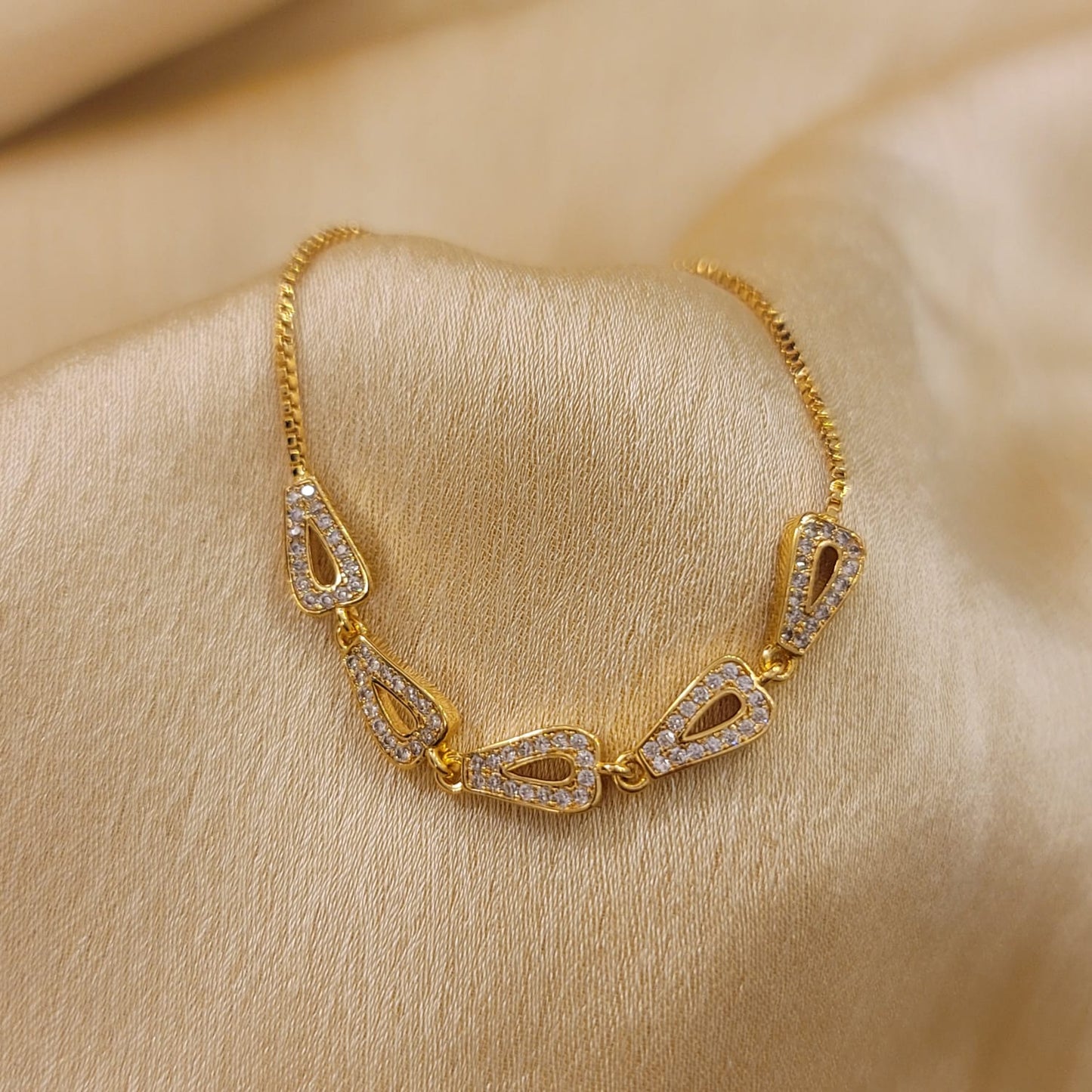 Updown Bracelate
