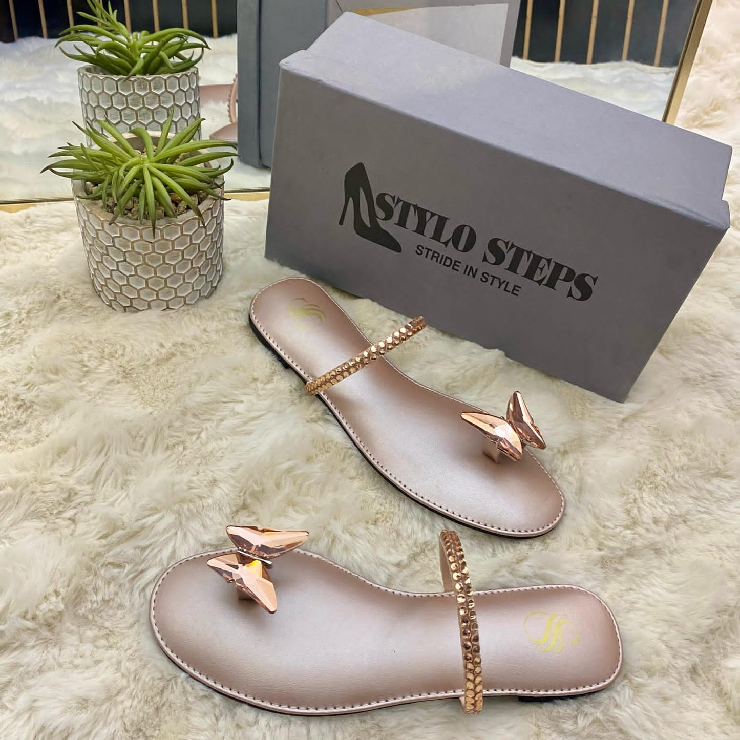 MD Butterfly Stride Flats