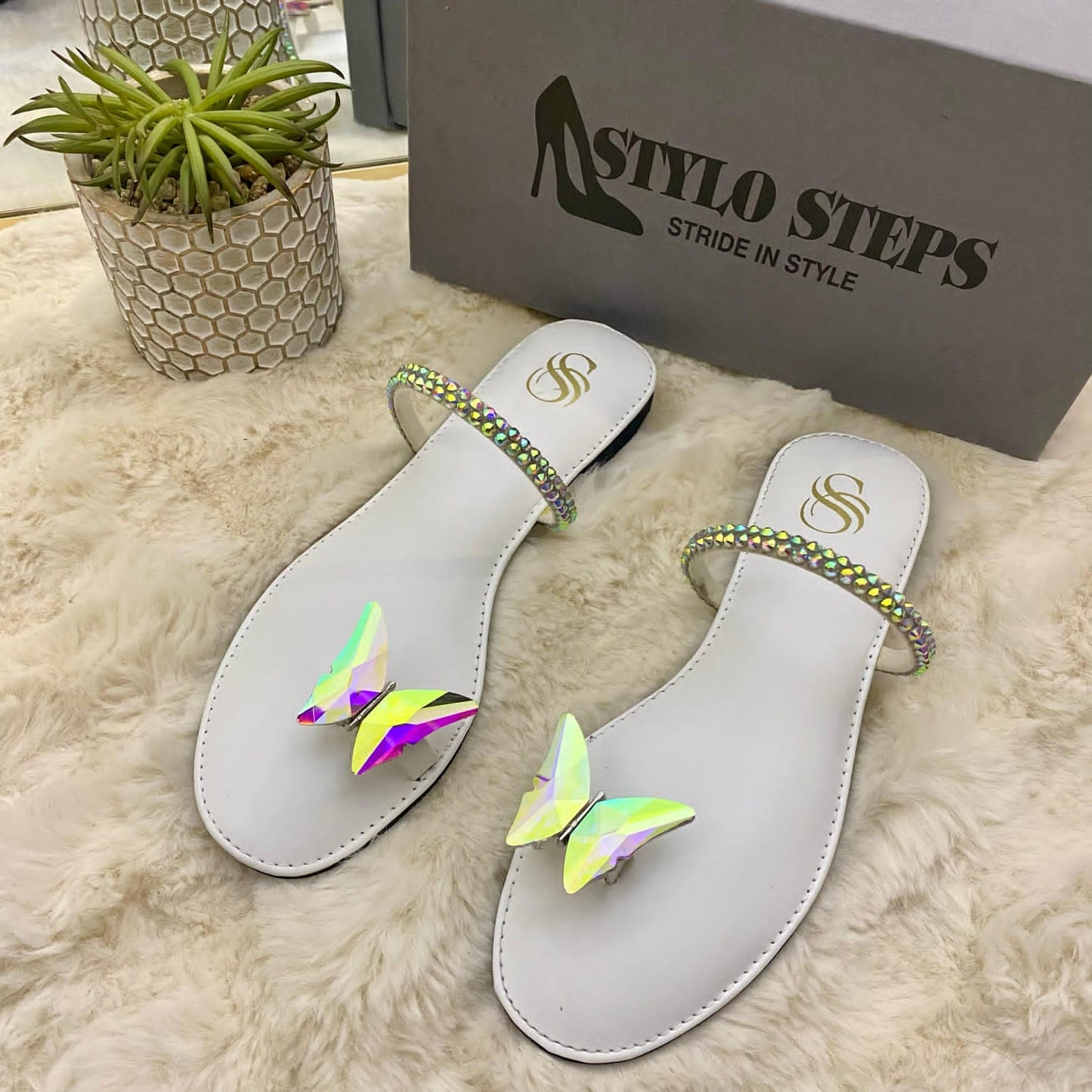 MD Butterfly Stride Flats
