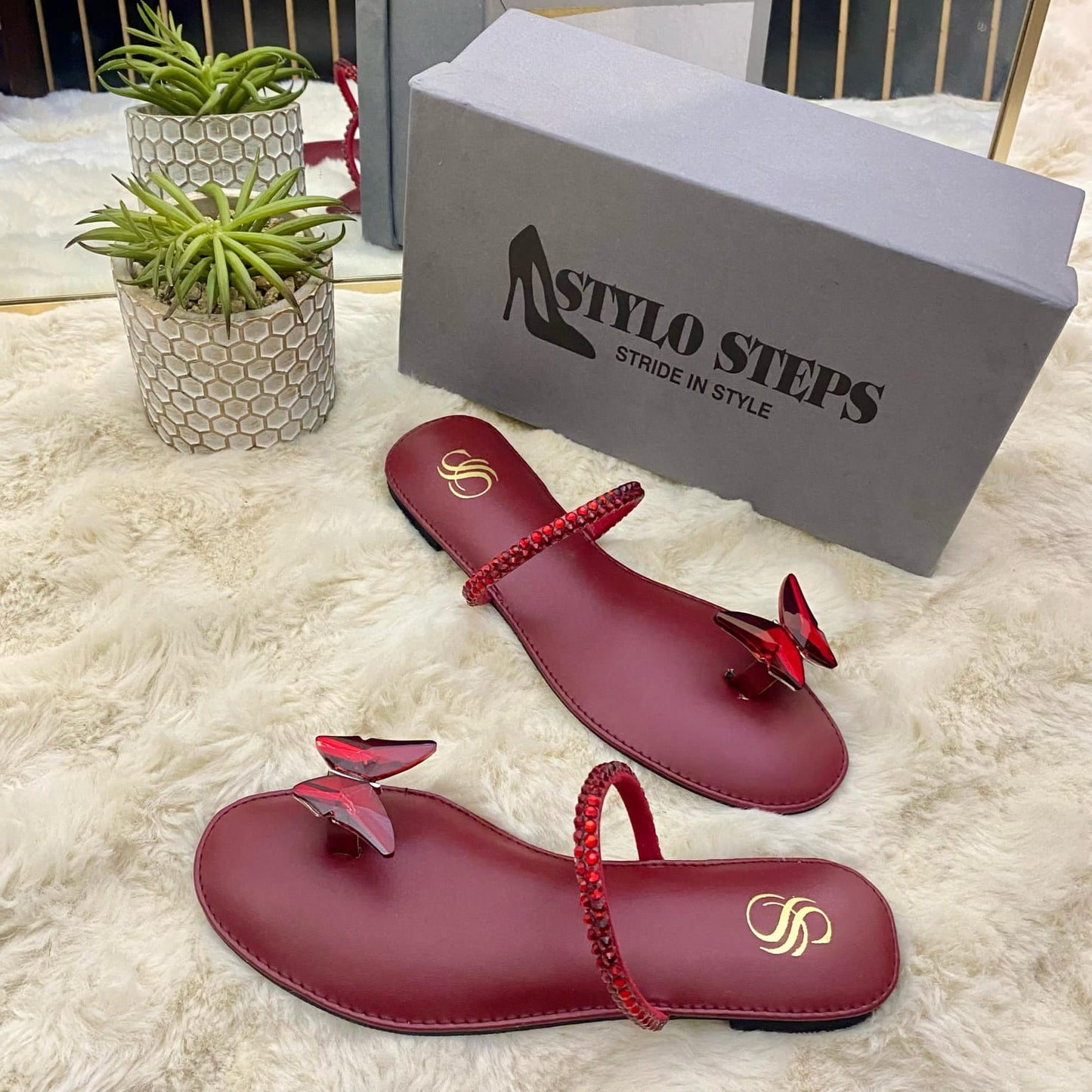 MD Butterfly Stride Flats