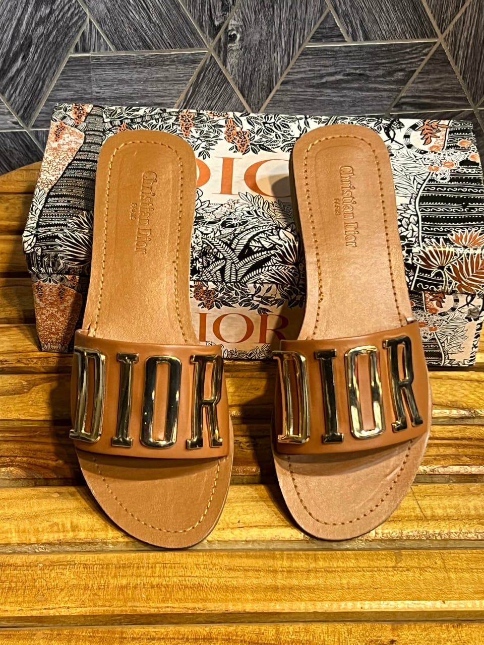 Dior