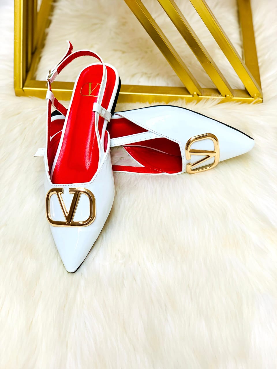 Valentino Flat