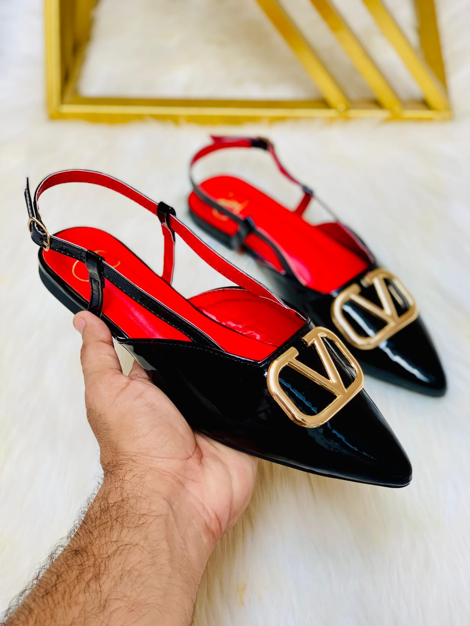 Valentino Flat
