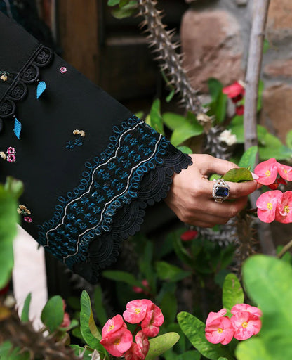 Republic Women's Wear