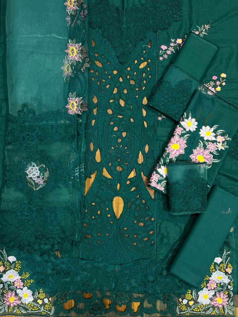 ELAF LAWN COLLECTION