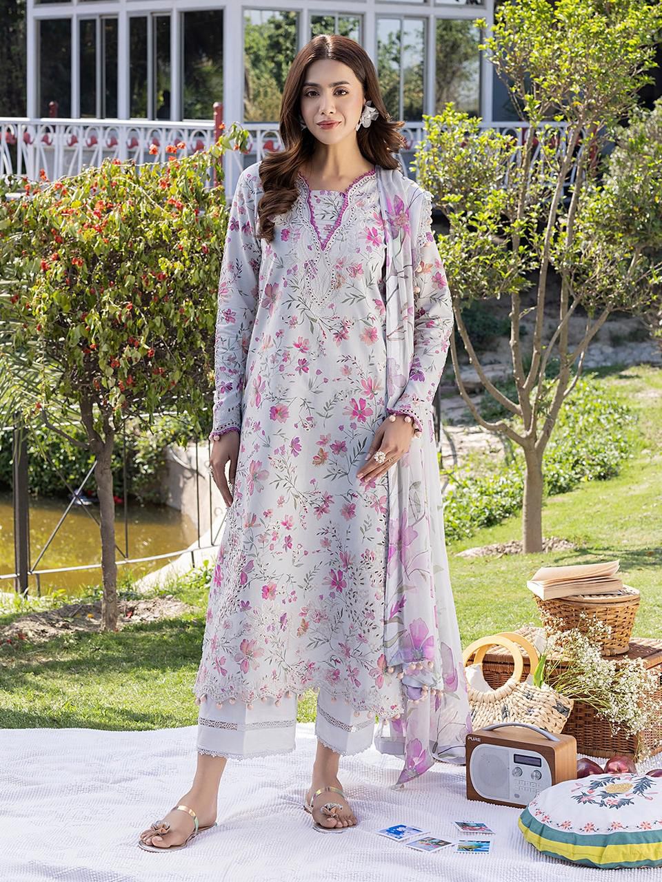 IZEL CRIMSON Lawn Collection