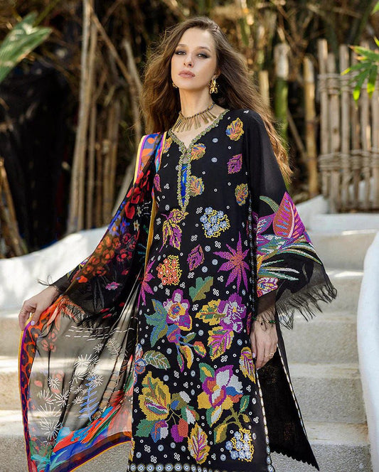 Mushq Black Lawn