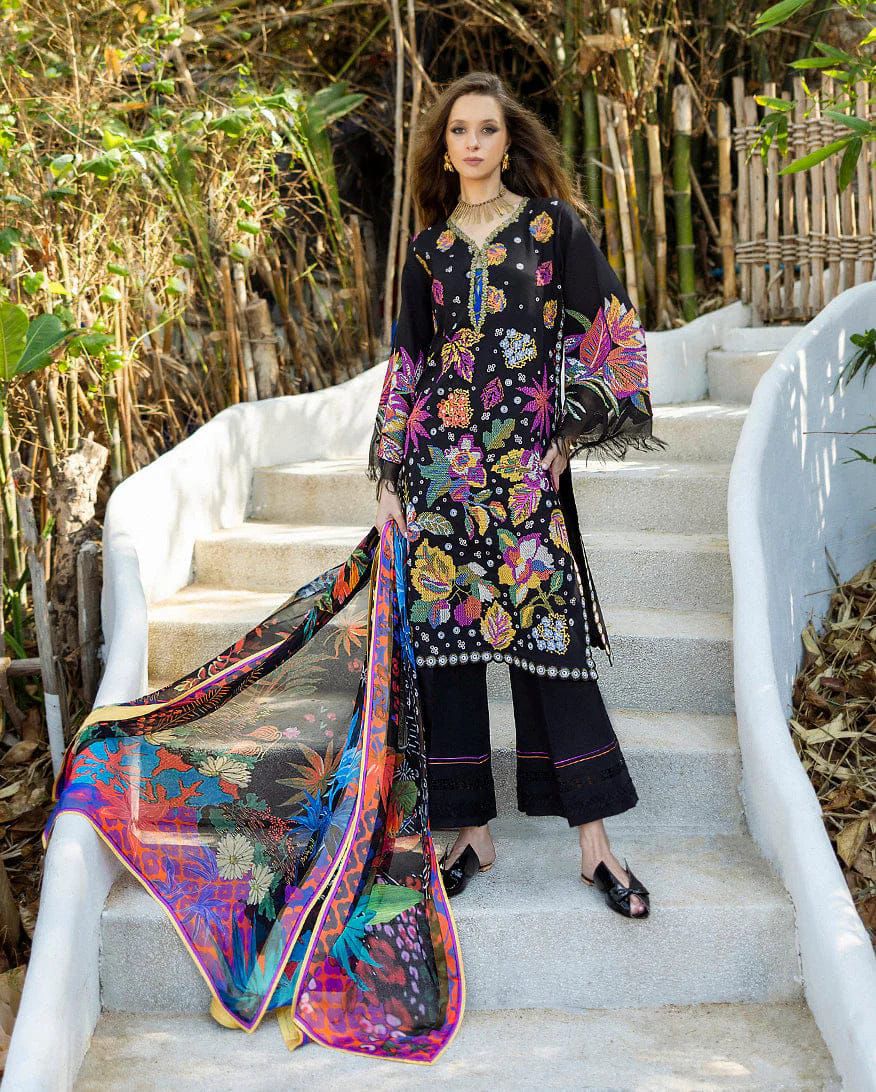 Mushq Black Lawn
