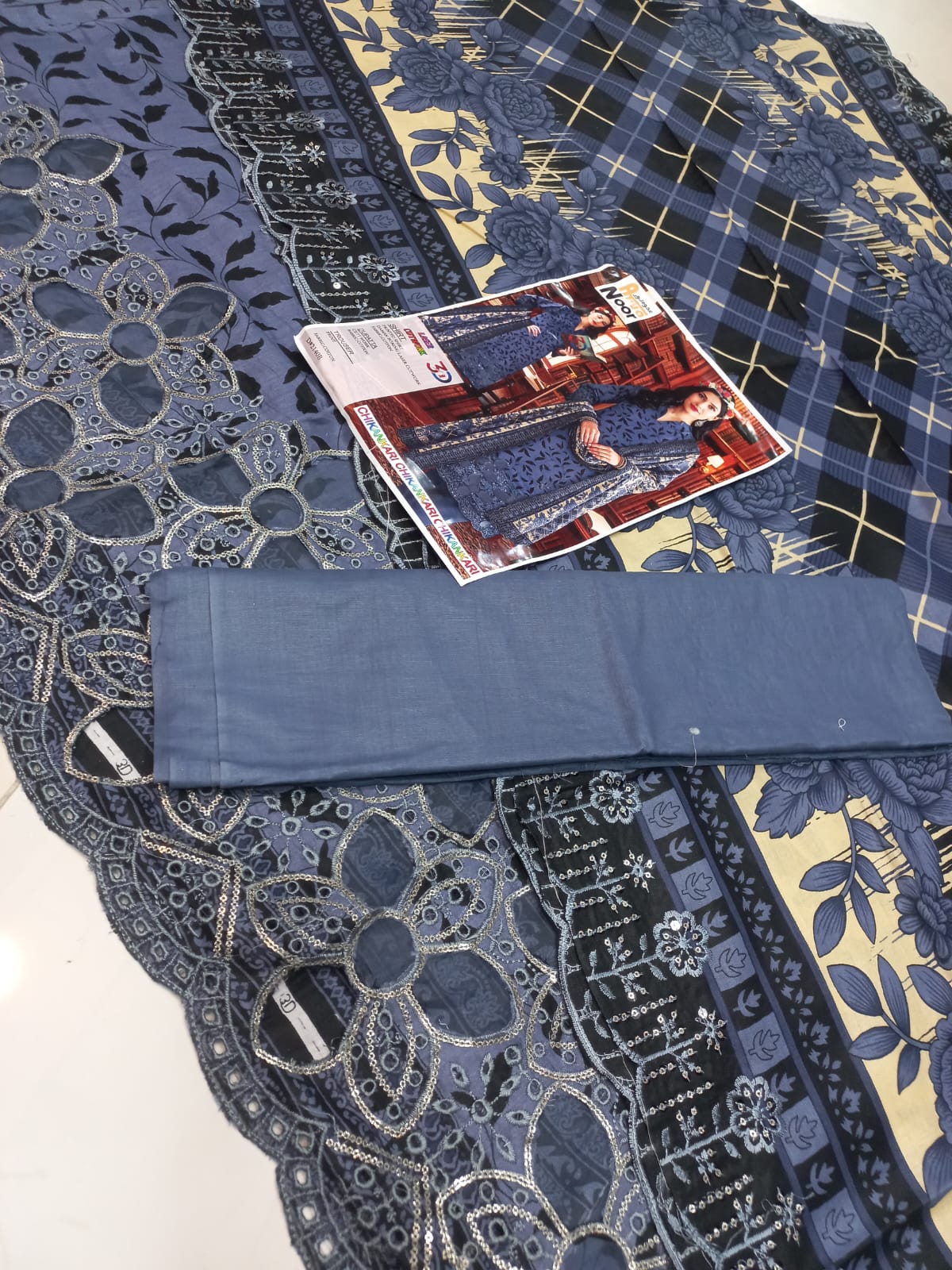 LAWN CHIKANKARI