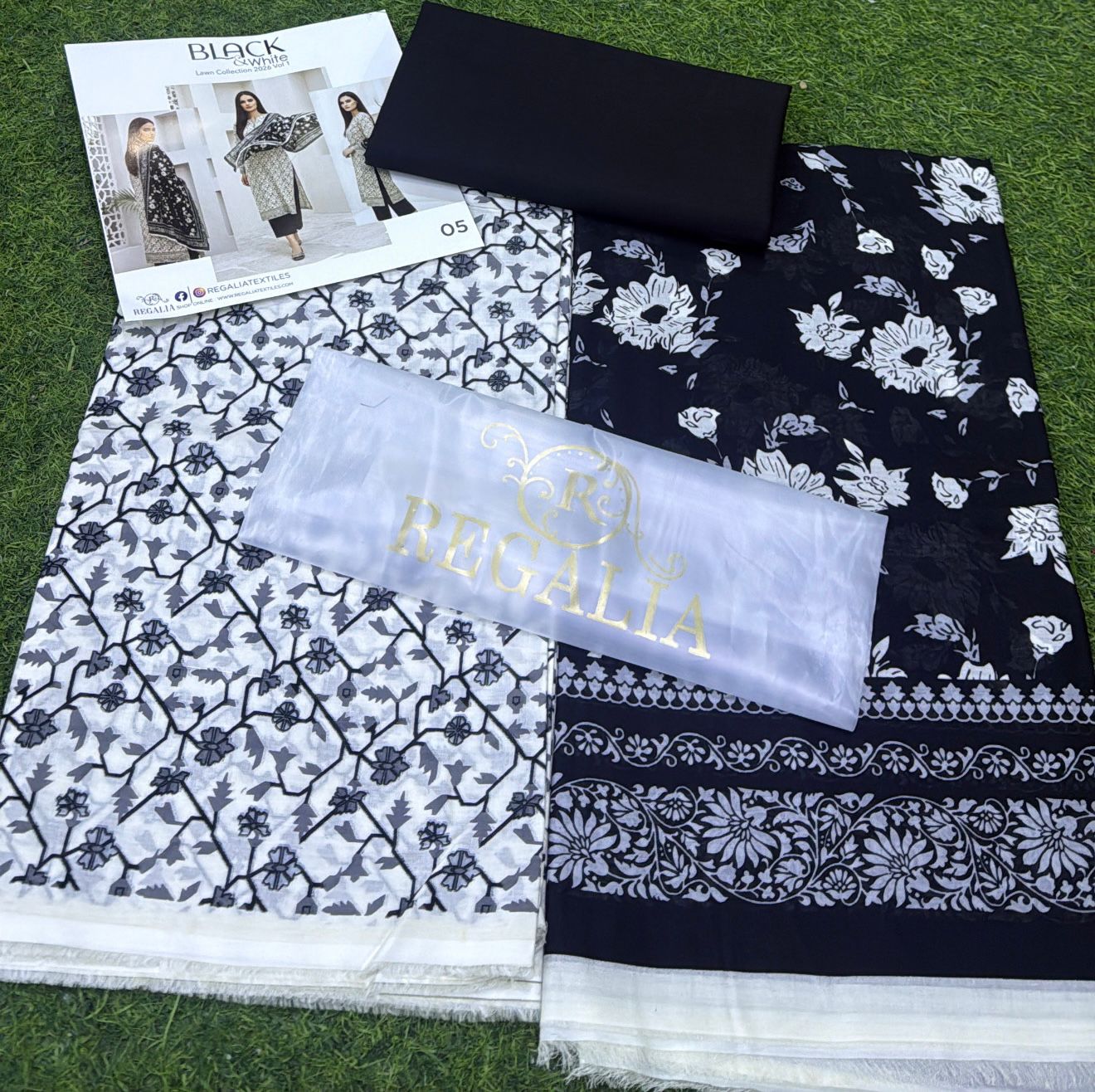 BLACK AND WHITE LAWN COLLECTION