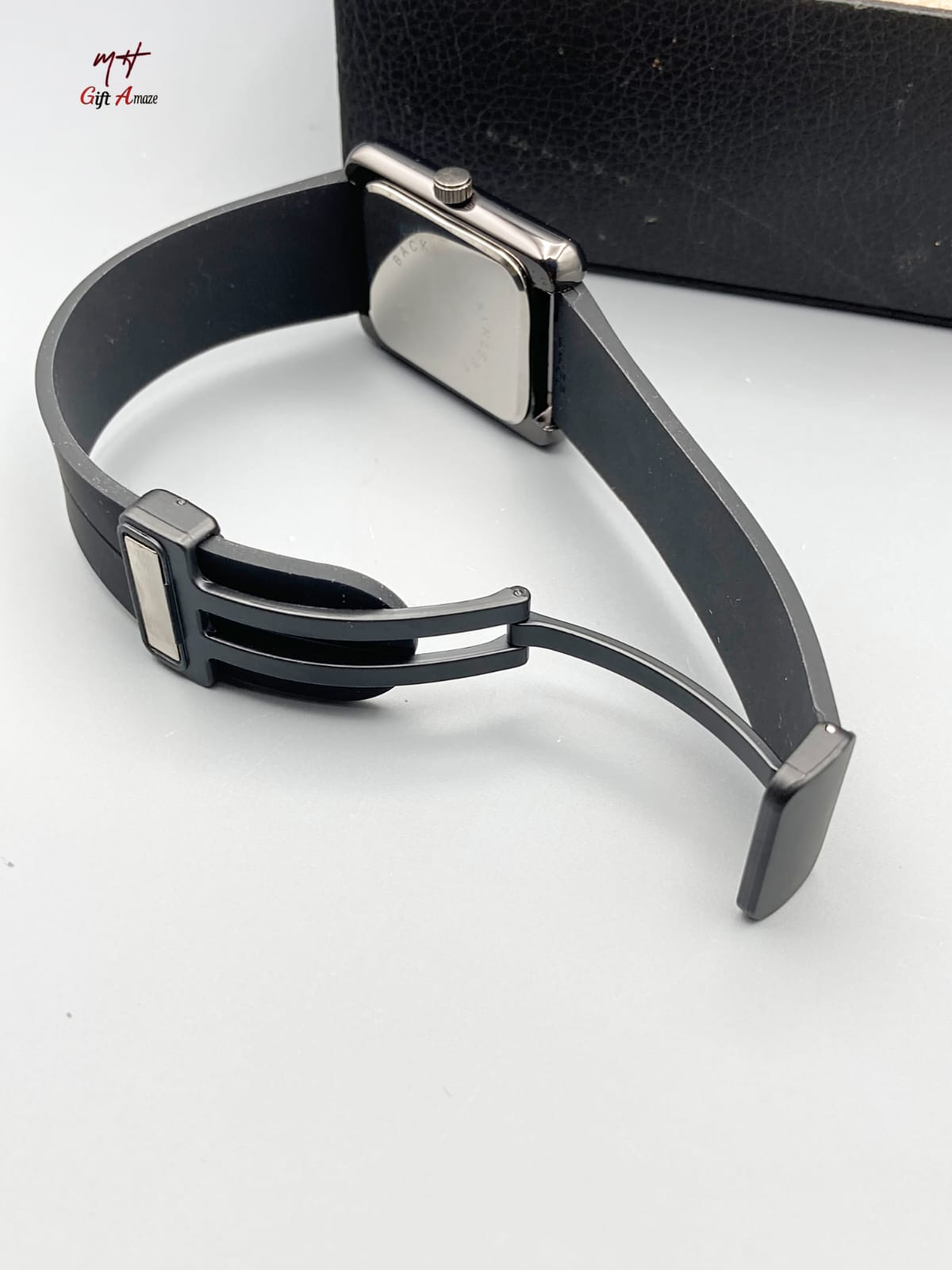Universal Point Watch