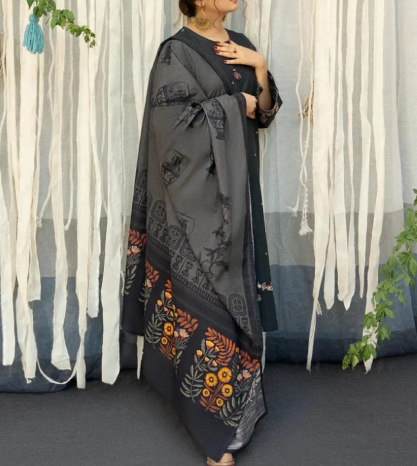 MARIA-B LAWN