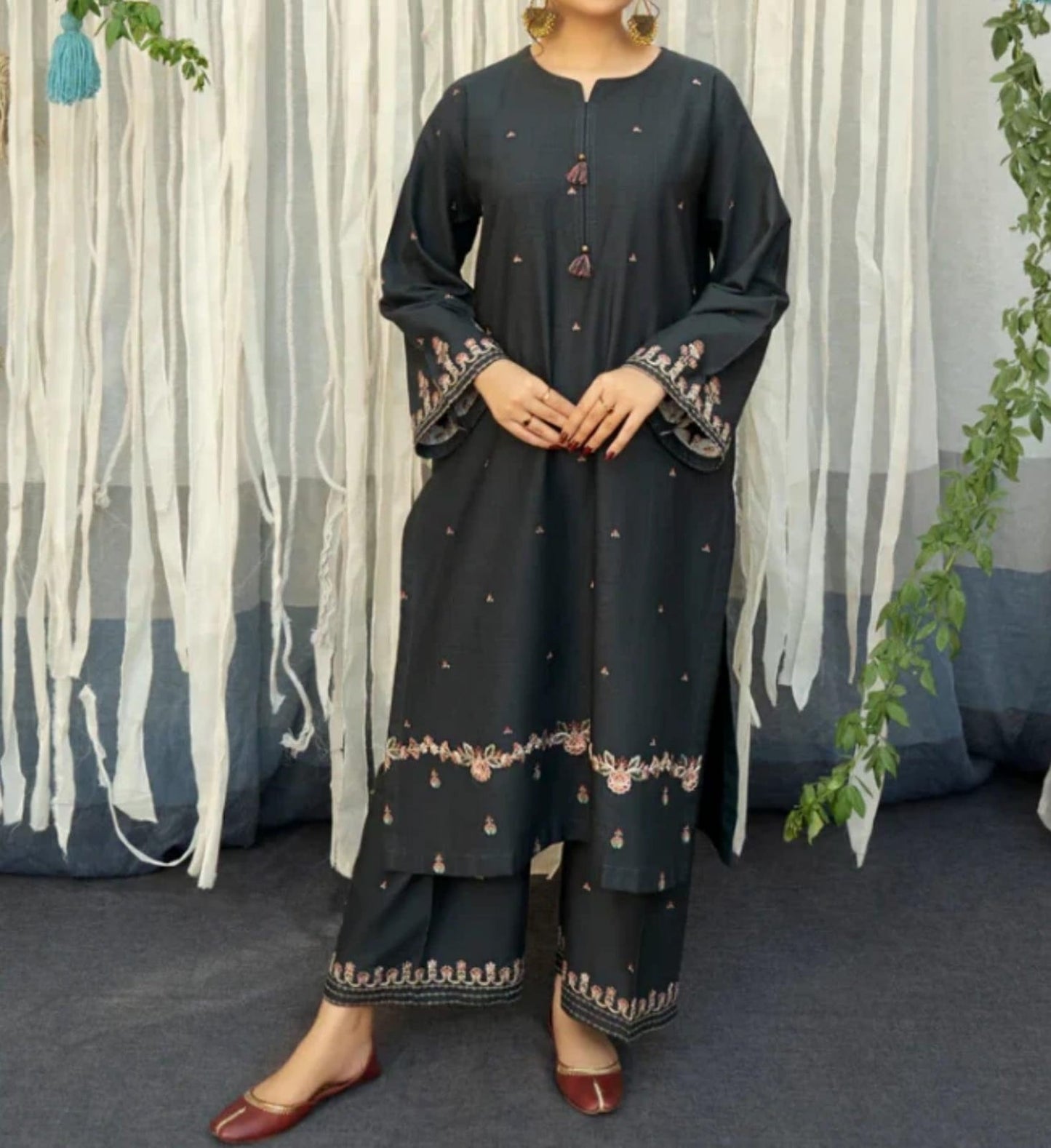 MARIA-B LAWN