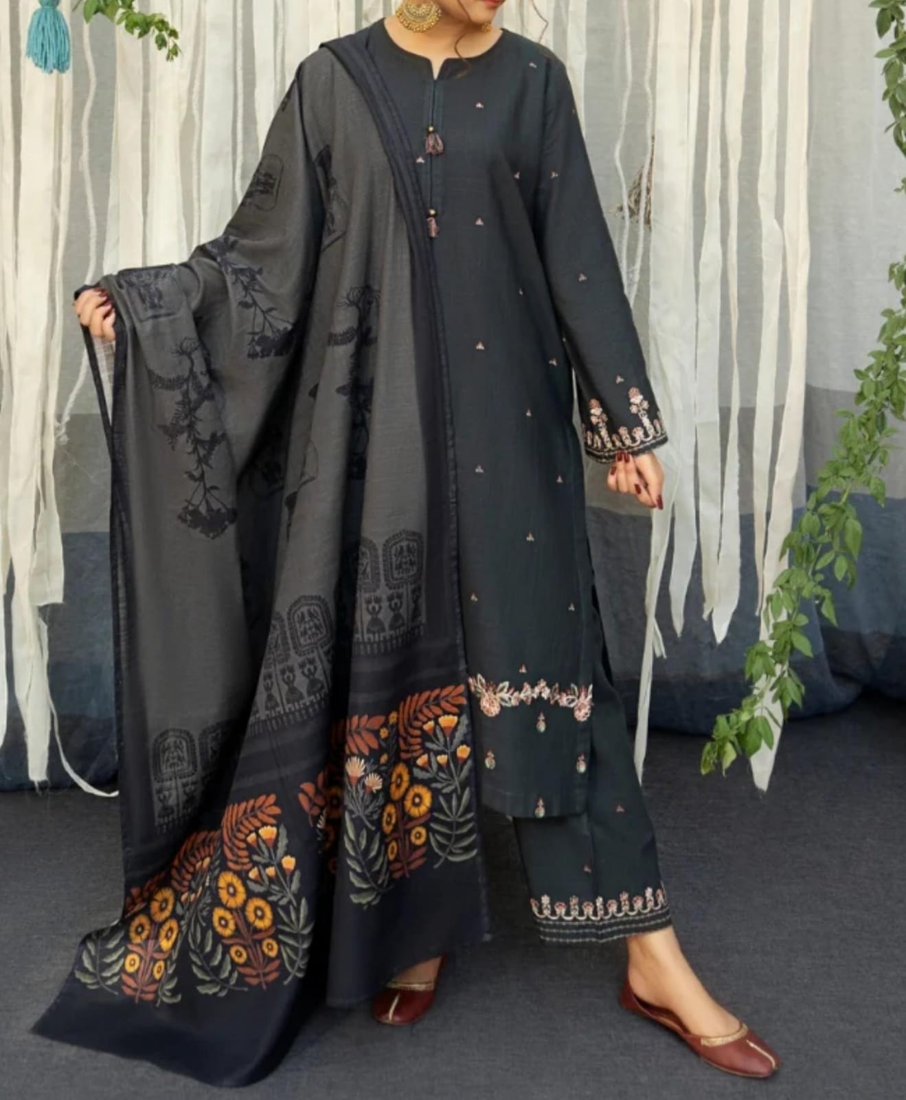 MARIA-B LAWN