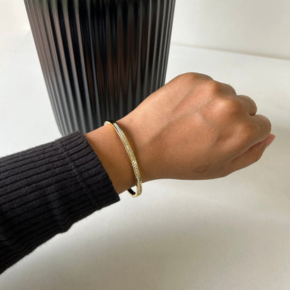 Hand Cuff