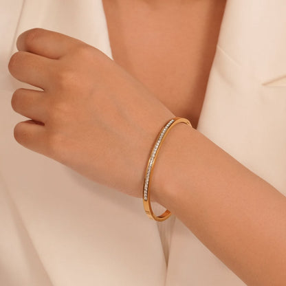 Hand Cuff