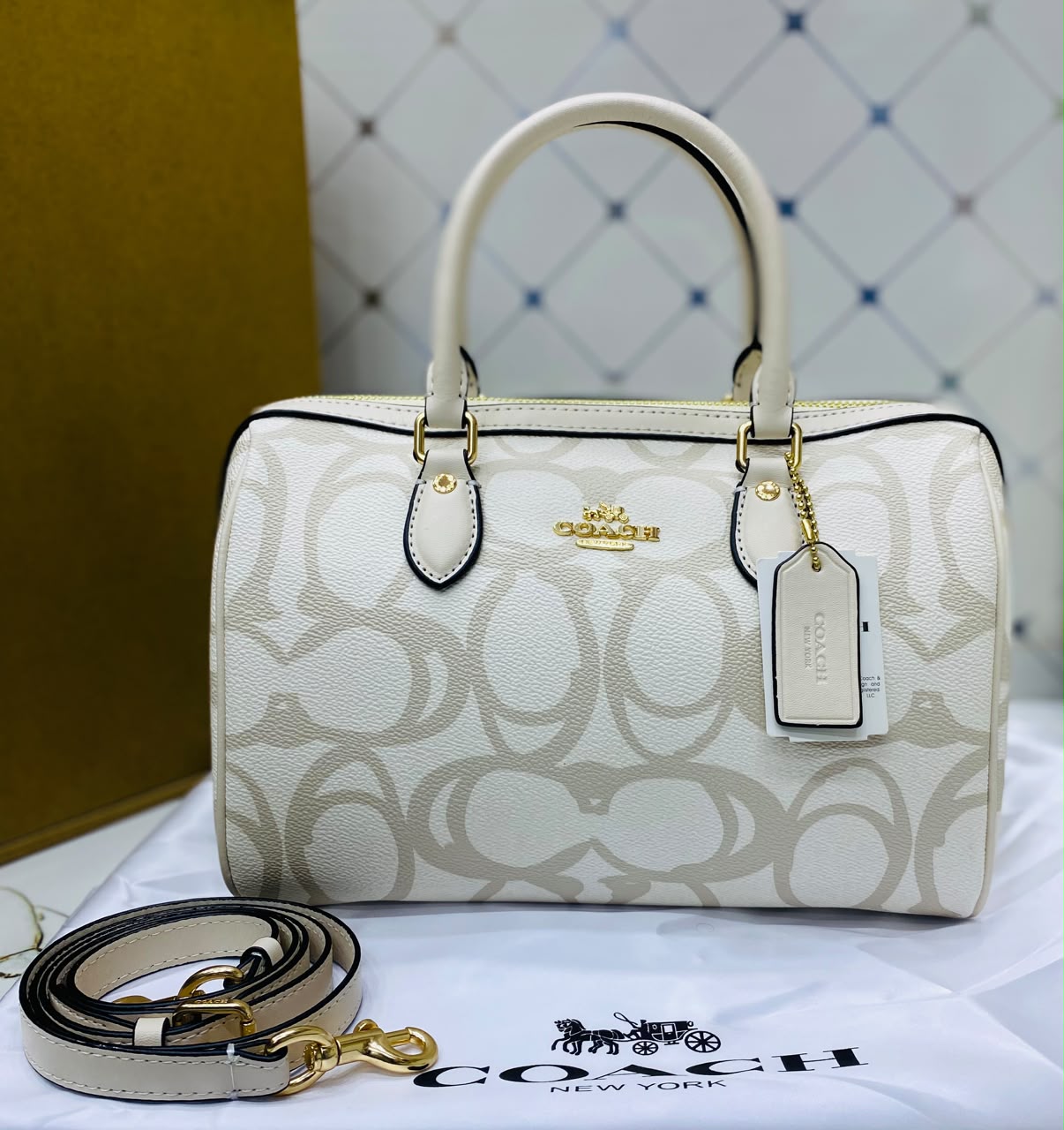 SHOULDER BAG