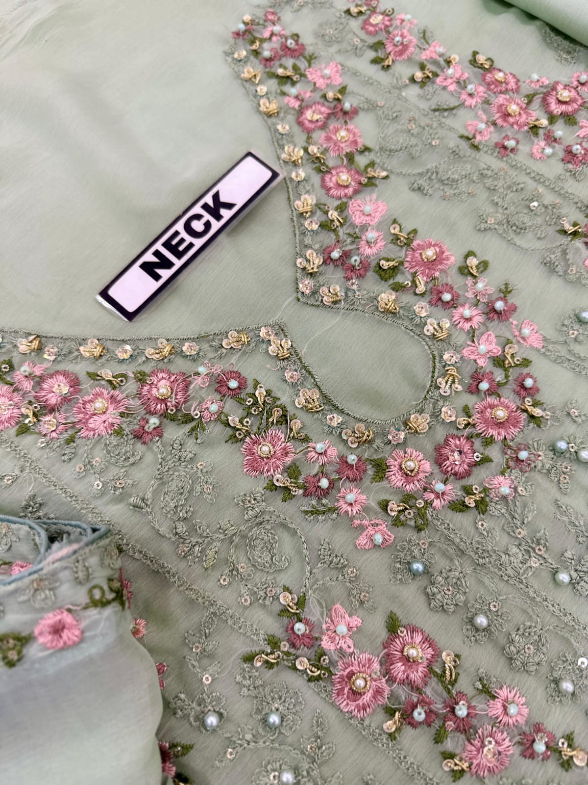HUSN-E-SUROSHI Collection