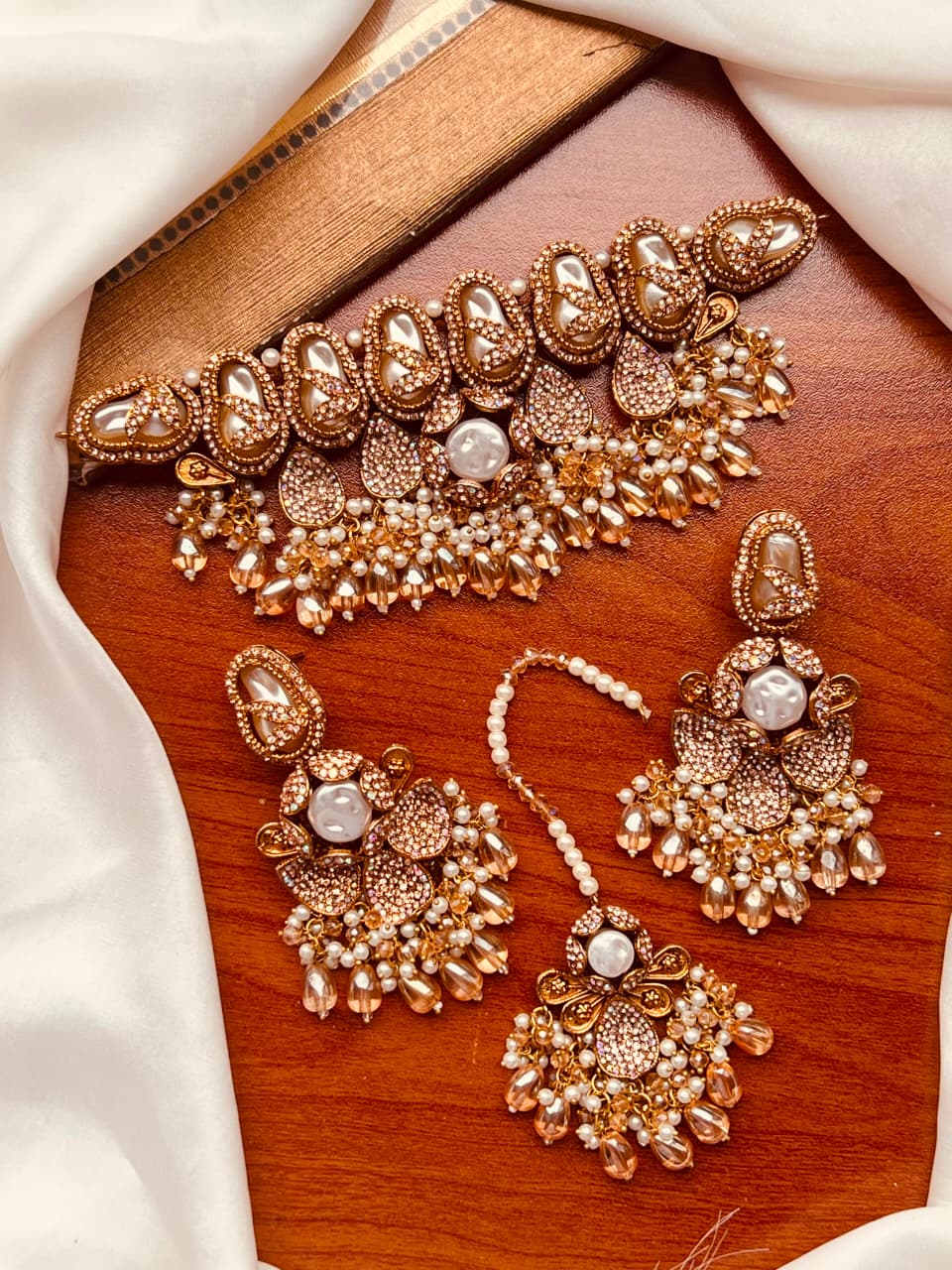 Choker Set