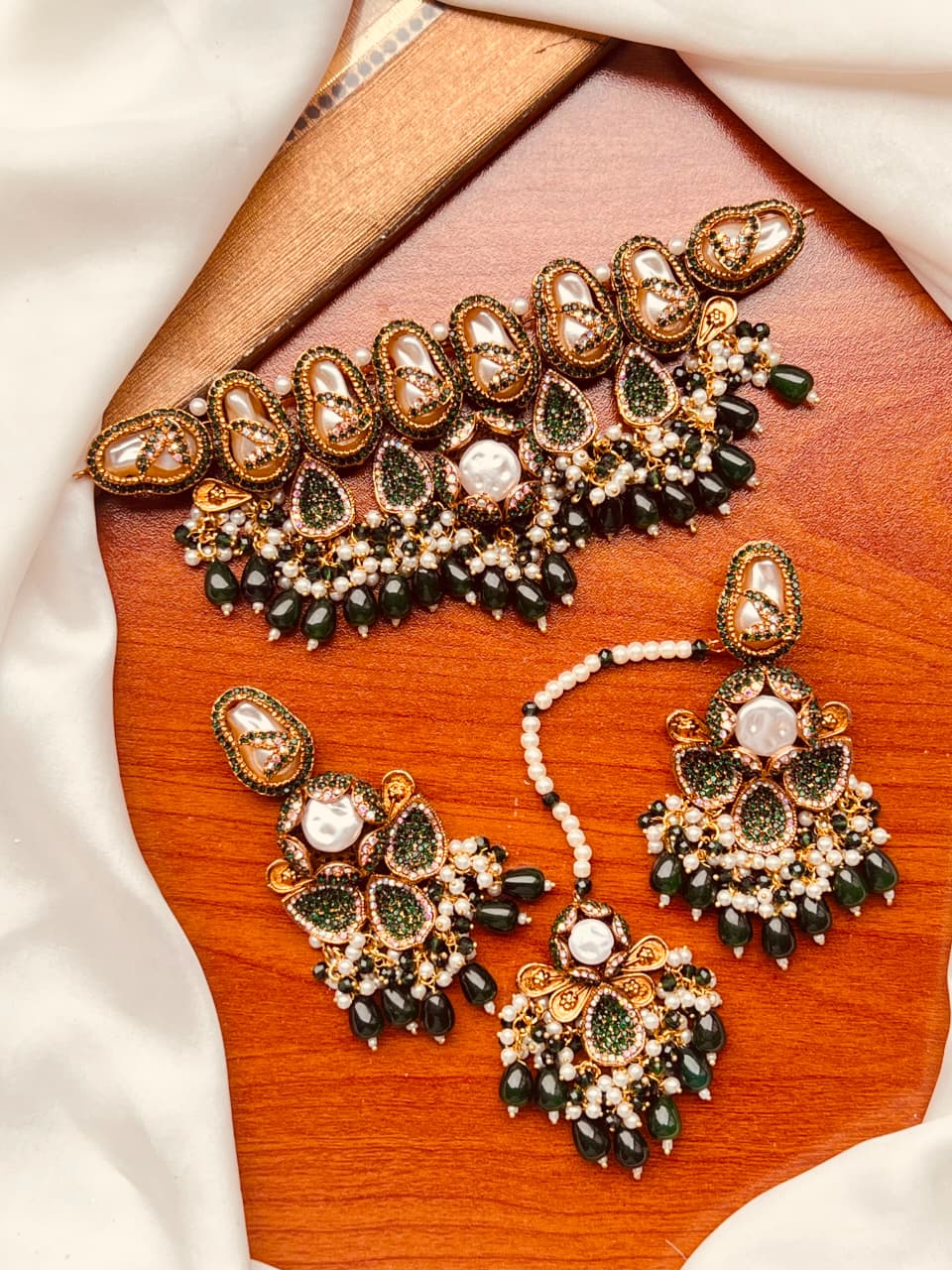 Choker Set
