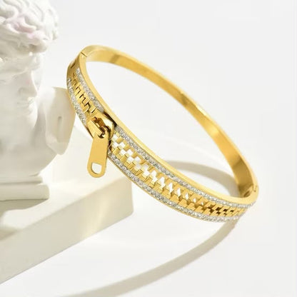 Hand Cuff