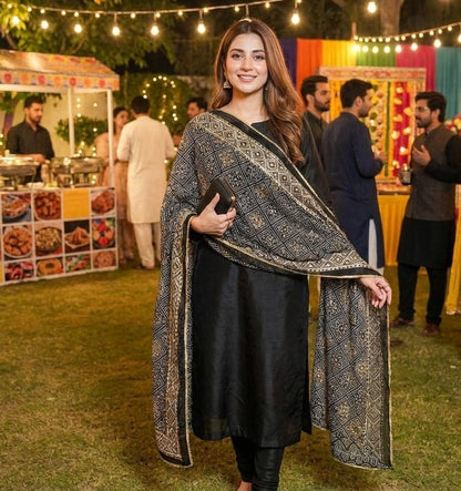 MIRROR WORK CHUNRI DUPATTA