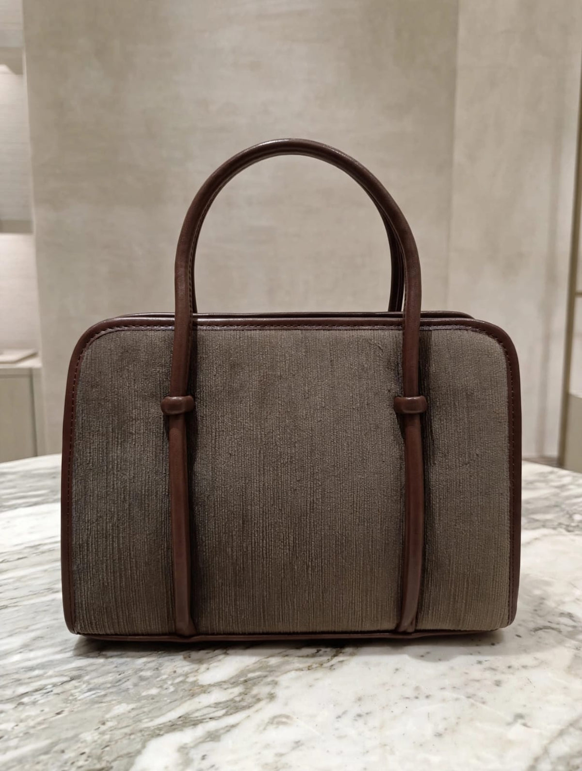 Hand bag