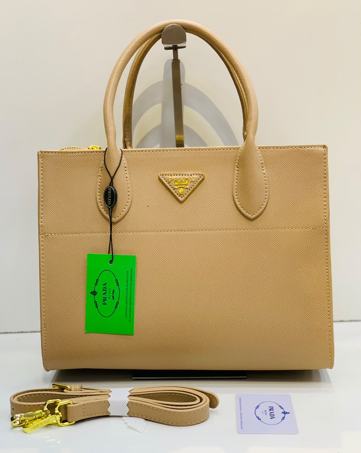 HANDLE TOTE BAG